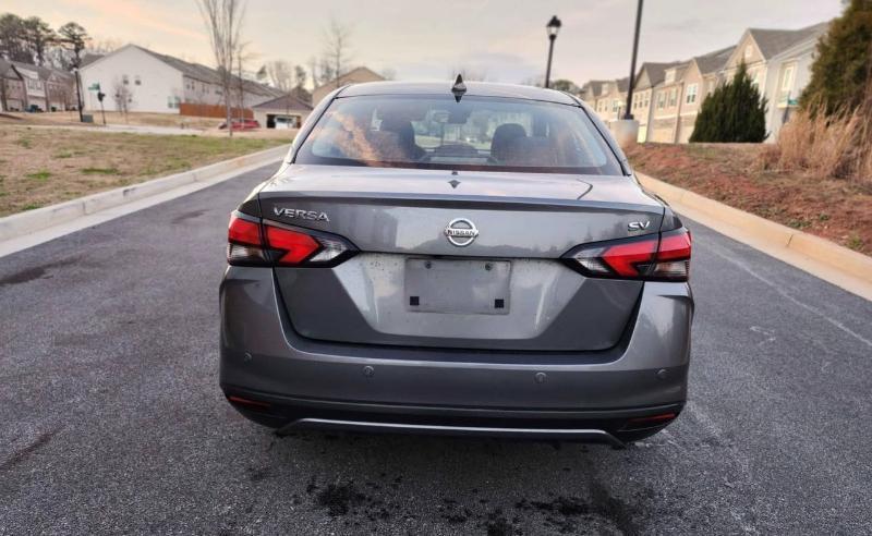 Nissan Versa SV 2022