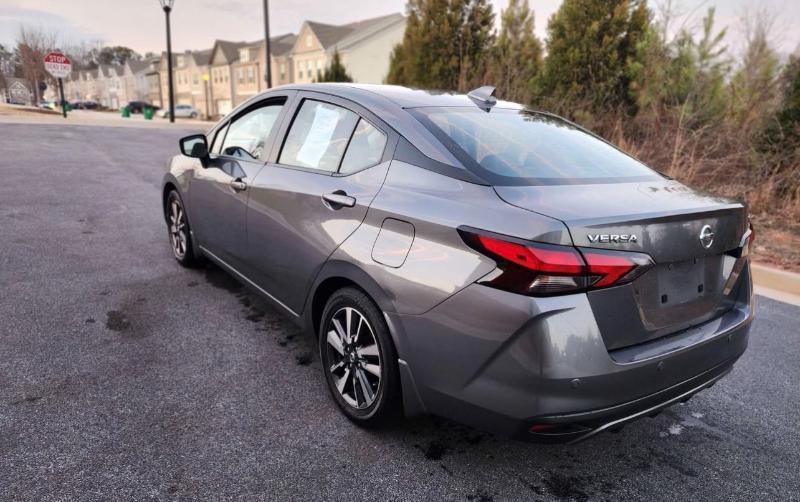 Nissan Versa SV 2022
