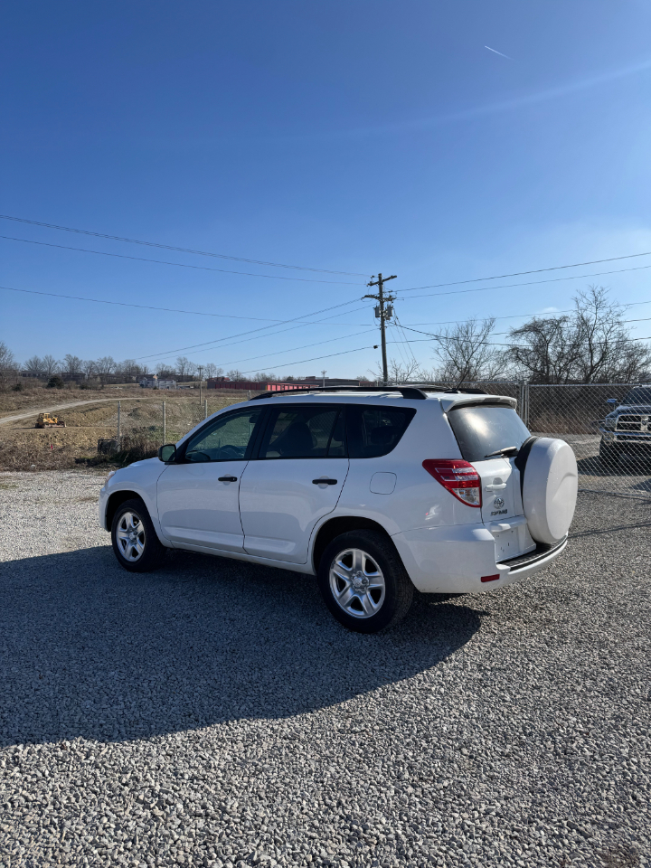 Toyota RAV4 Base I4 4WD 2011