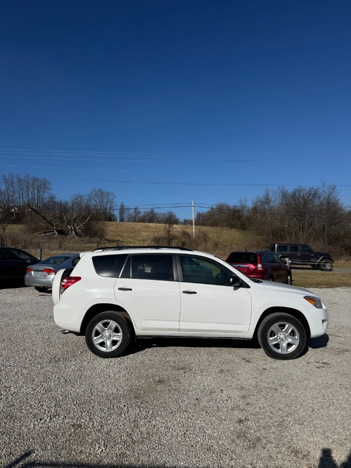 Toyota RAV4 Base I4 4WD 2011