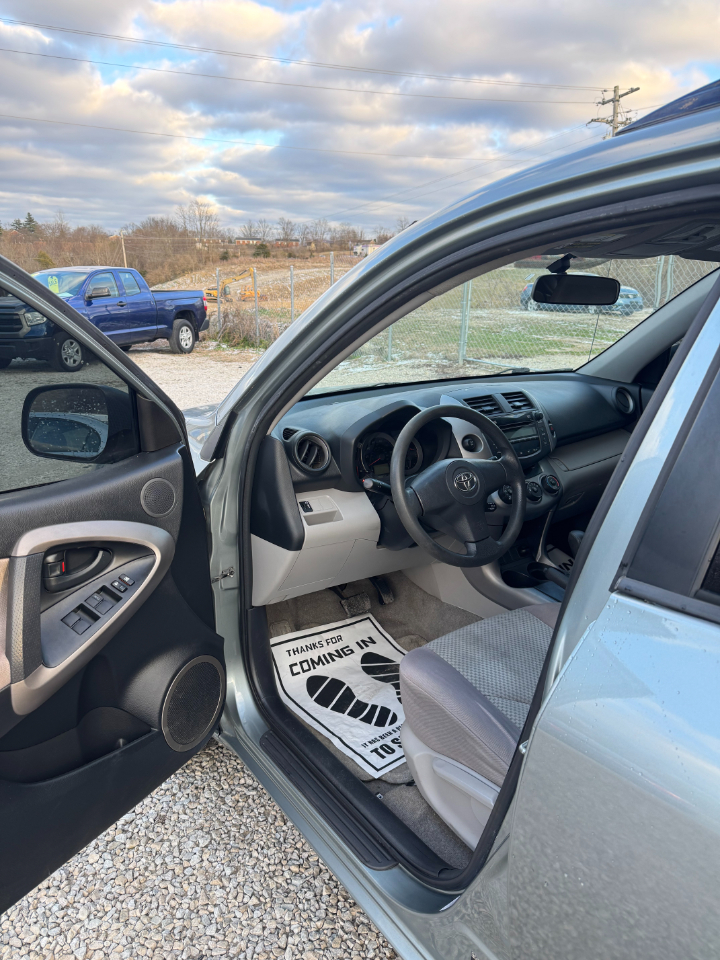 Toyota RAV4 Base I4 4WD 2008