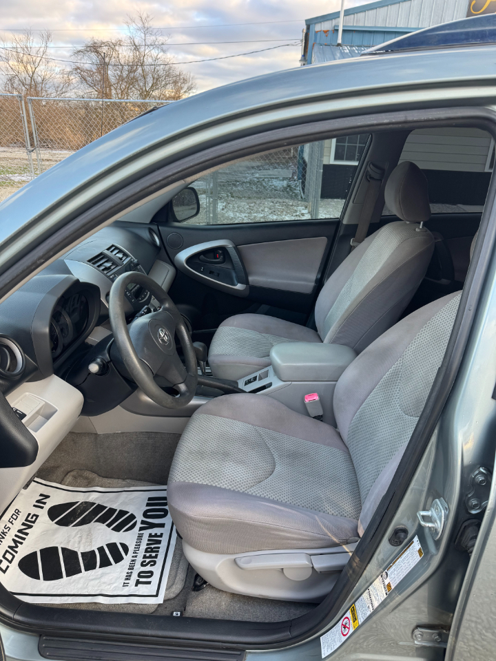 Toyota RAV4 Base I4 4WD 2008