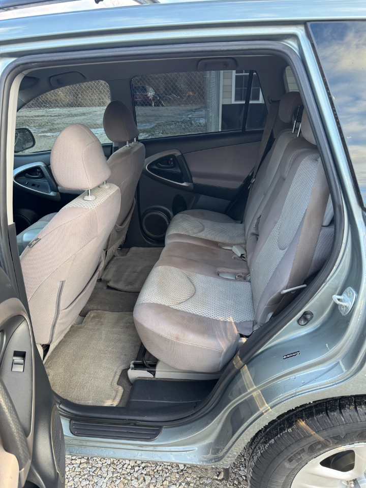 Toyota RAV4 Base I4 4WD 2008