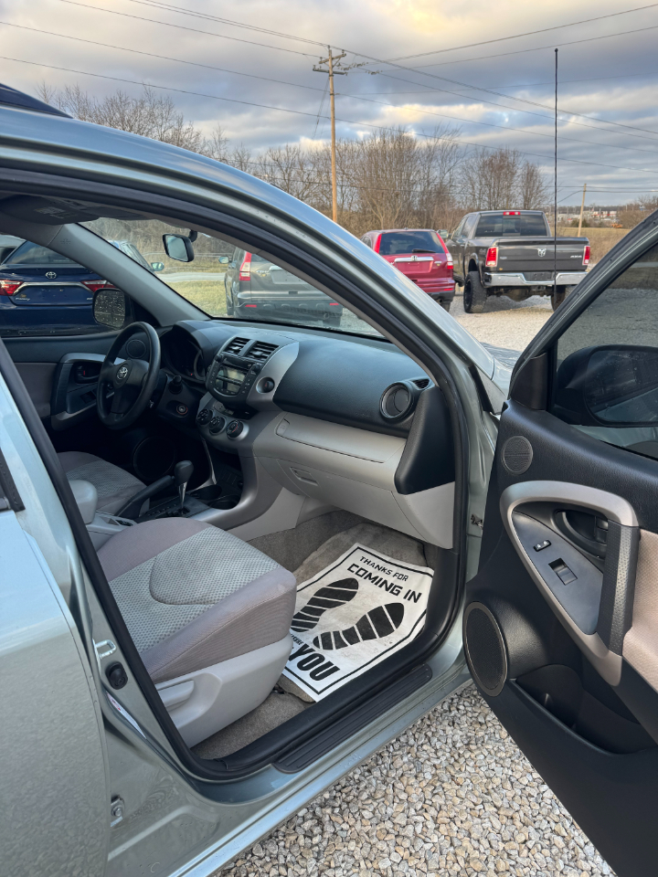 Toyota RAV4 Base I4 4WD 2008