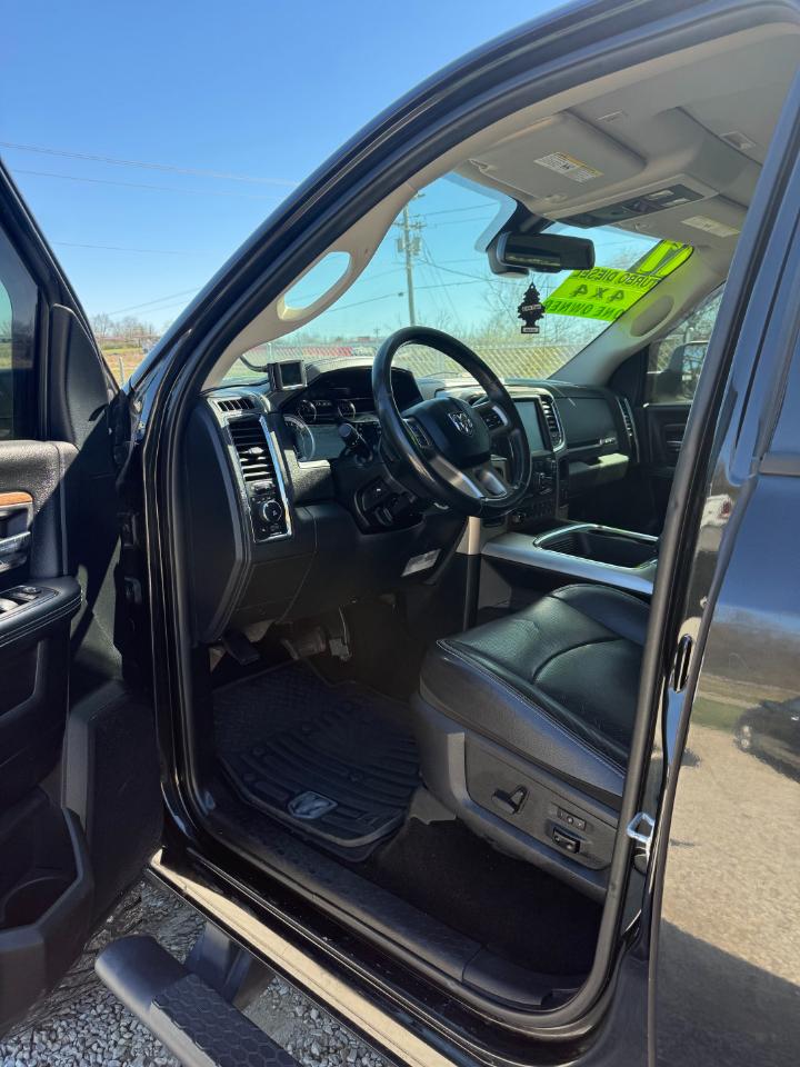 RAM 2500 Laramie Crew Cab SWB 4WD 2017