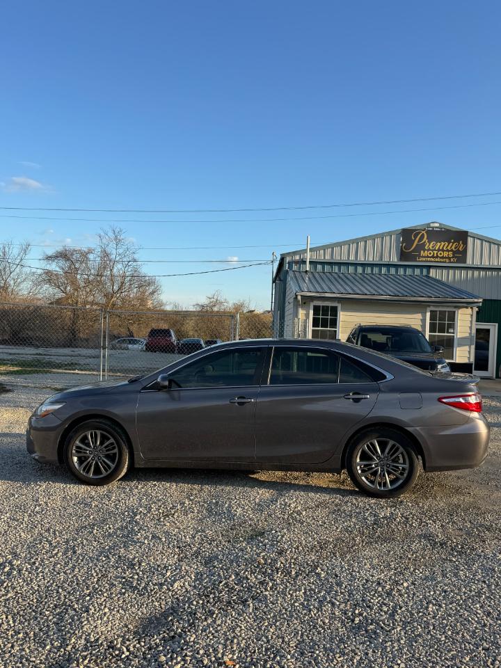 Toyota Camry SE 2017