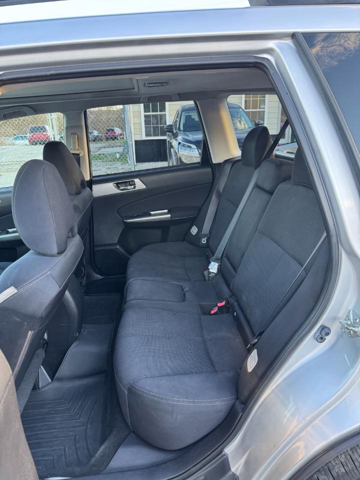 Subaru Forester 2.5X Premium 2011