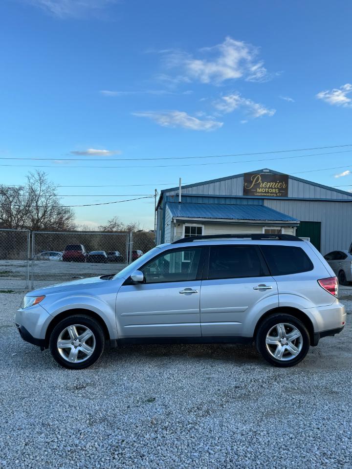 Subaru Forester 2.5X Premium 2011