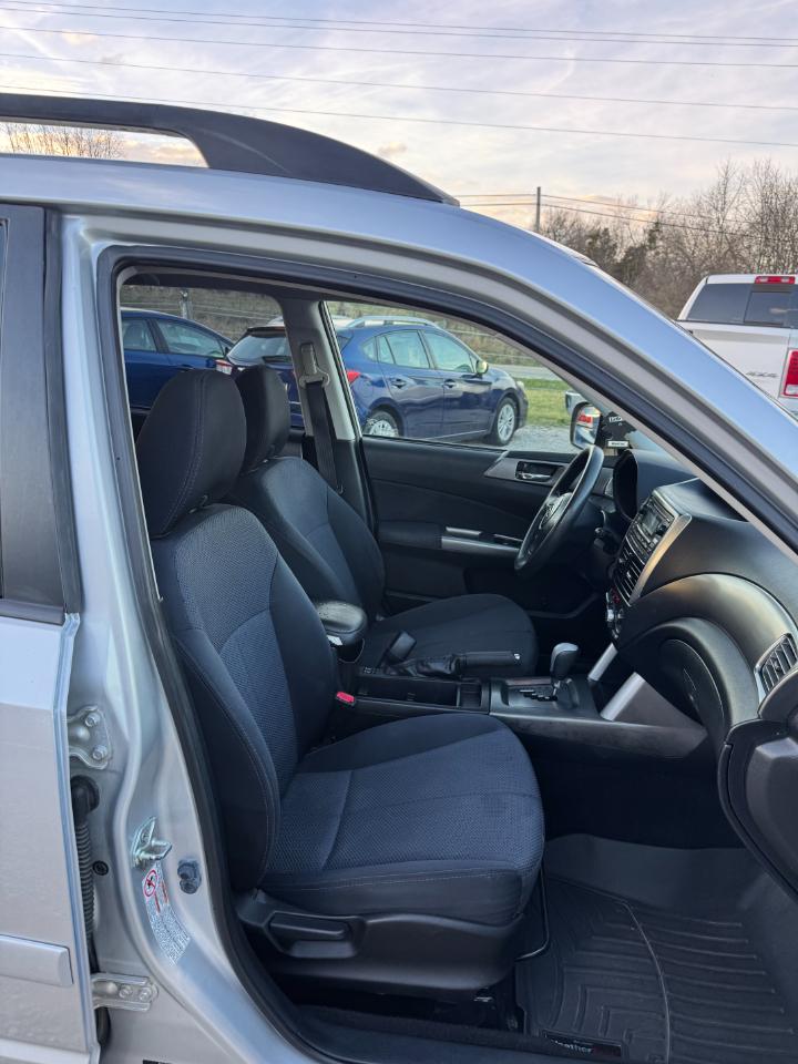 Subaru Forester 2.5X Premium 2011