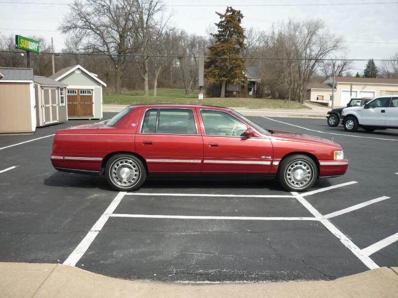 Cadillac DeVille 4dr Sedan 1999