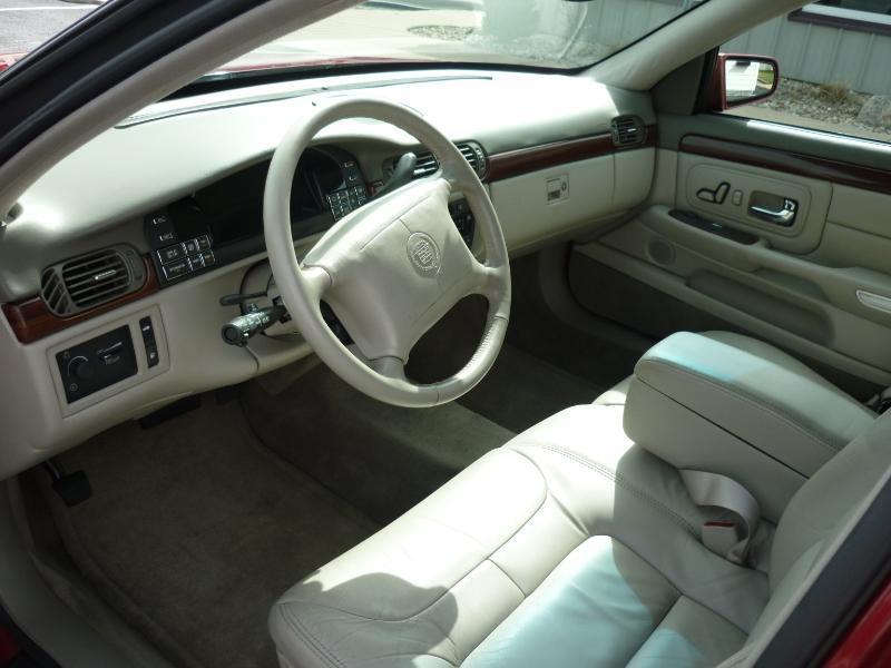 Cadillac DeVille 4dr Sedan 1999