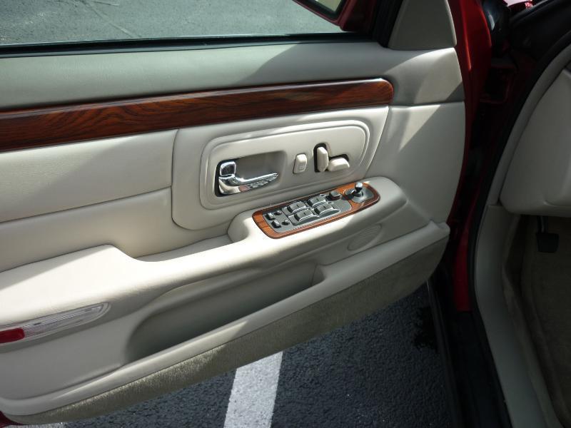 Cadillac DeVille 4dr Sedan 1999