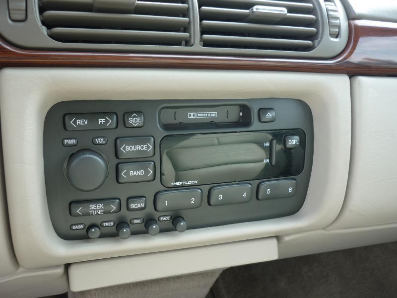 Cadillac DeVille 4dr Sedan 1999