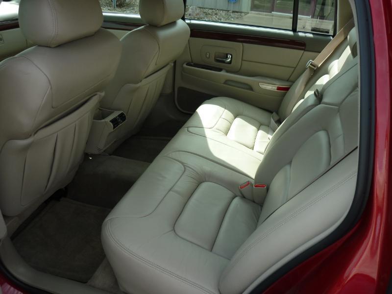 Cadillac DeVille 4dr Sedan 1999