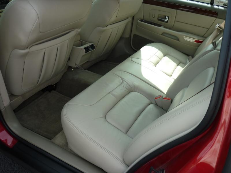 Cadillac DeVille 4dr Sedan 1999