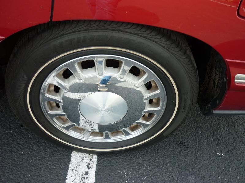 Cadillac DeVille 4dr Sedan 1999