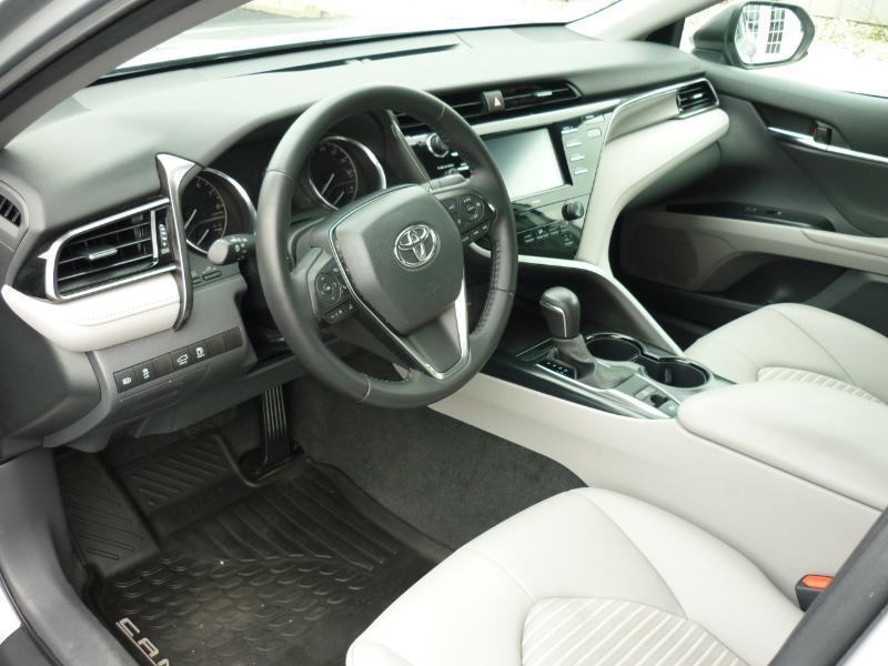 2020 Toyota Camry SE - Photo 12