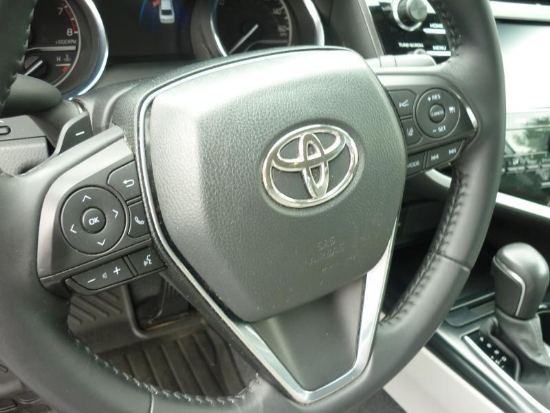 2020 Toyota Camry SE - Photo 14