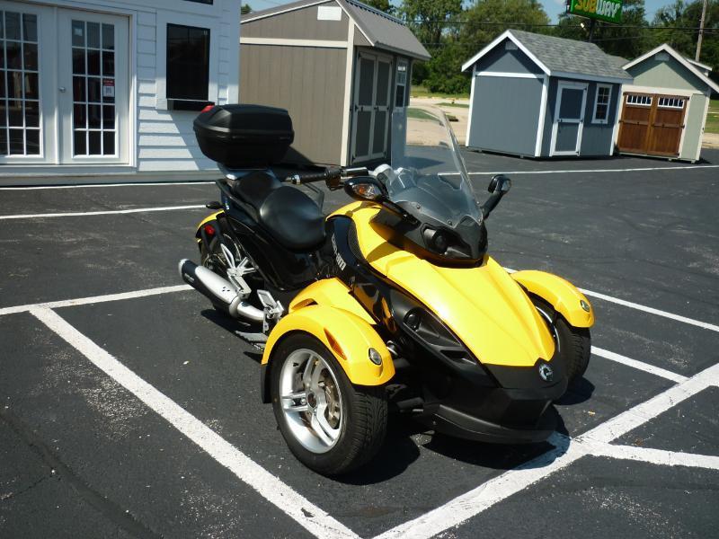 Can-Am Spyder  2008