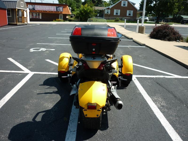 Can-Am Spyder  2008