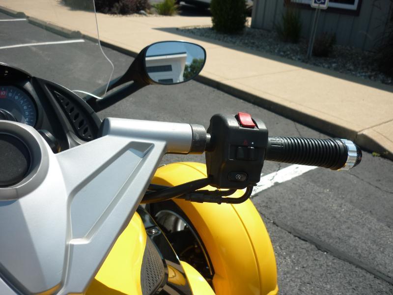 Can-Am Spyder  2008