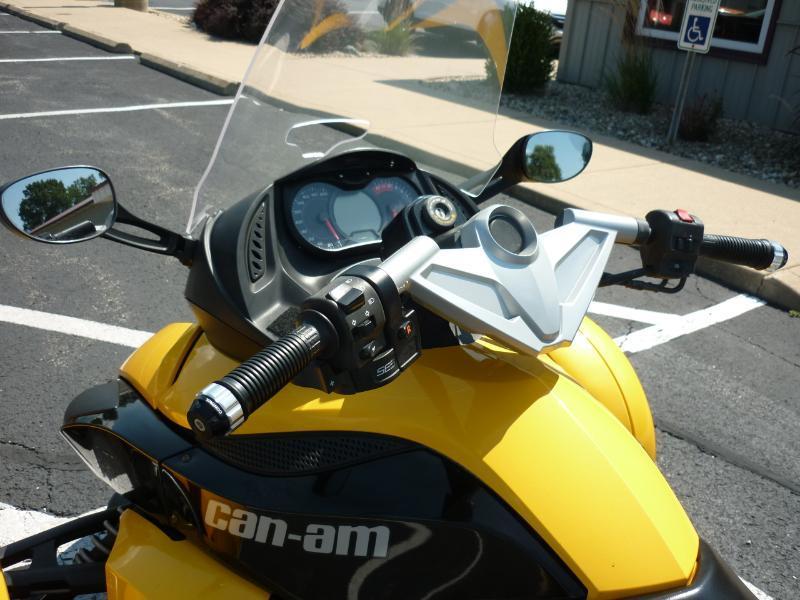 Can-Am Spyder  2008