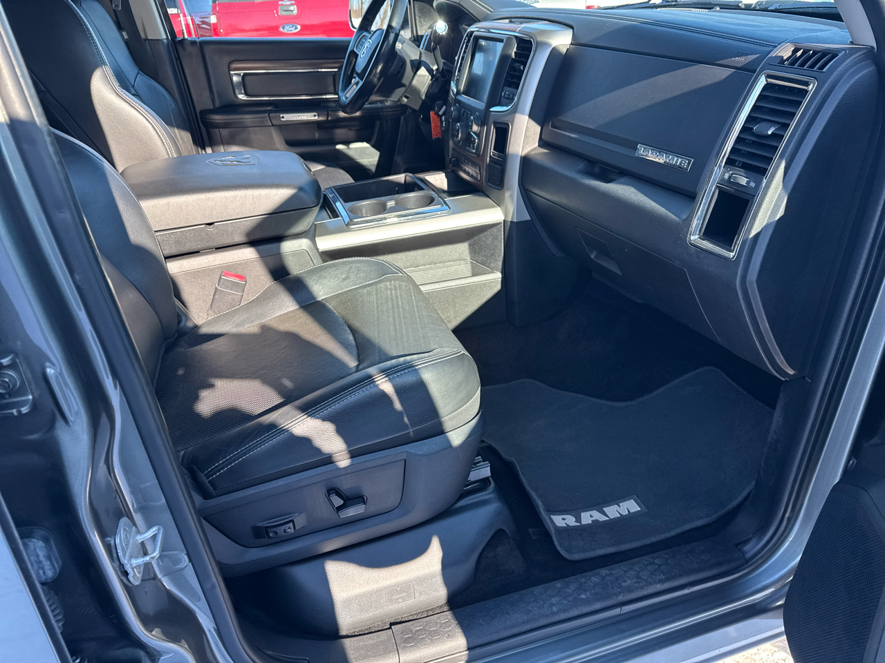 RAM 2500 4WD Crew Cab 149" Laramie 2013