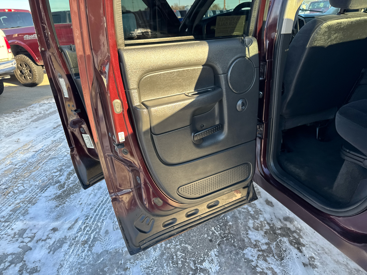 Dodge Ram 2500 4dr Quad Cab 140.5" WB 4WD SLT 2005