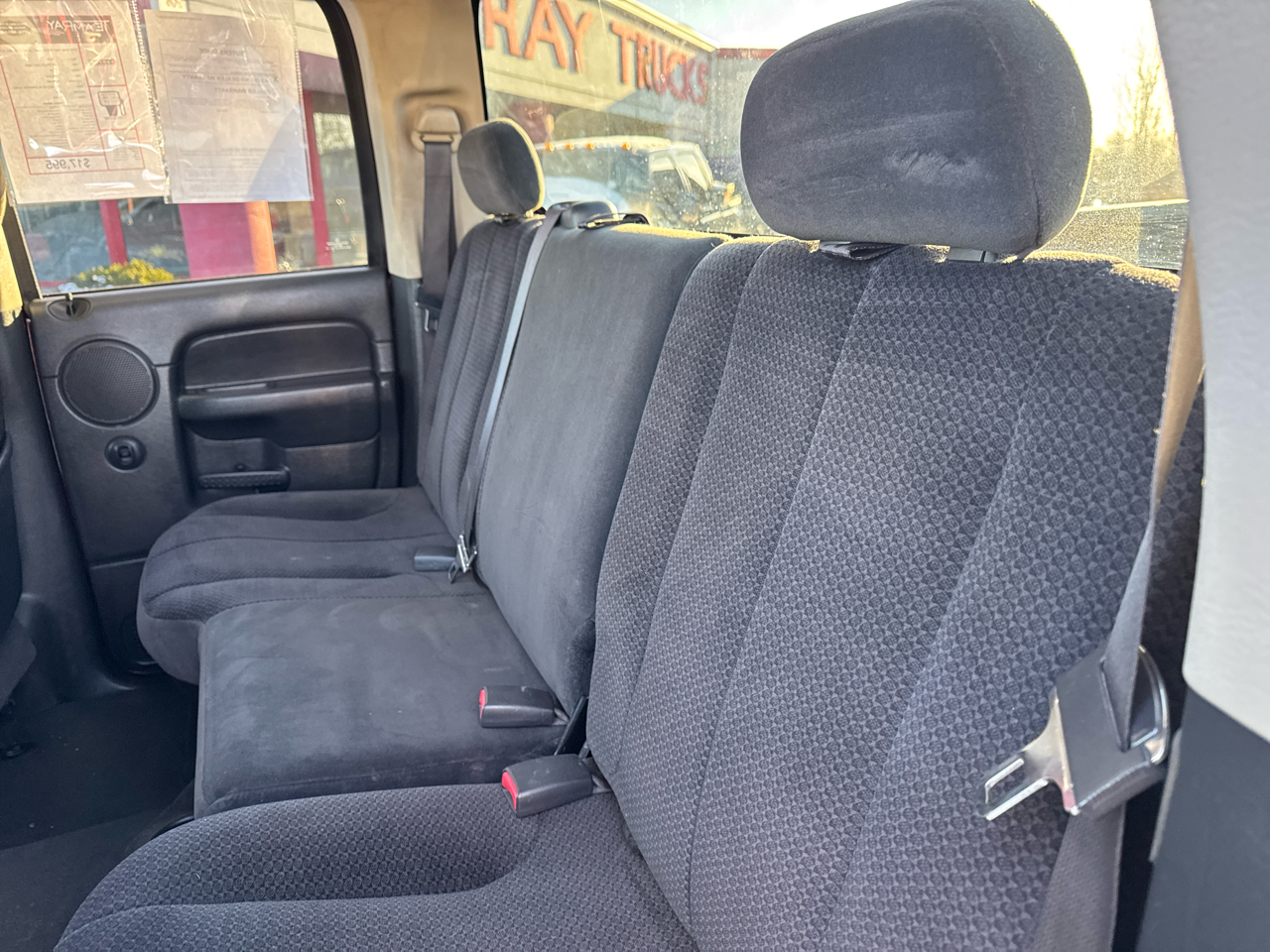 Dodge Ram 2500 4dr Quad Cab 140.5" WB 4WD SLT 2005