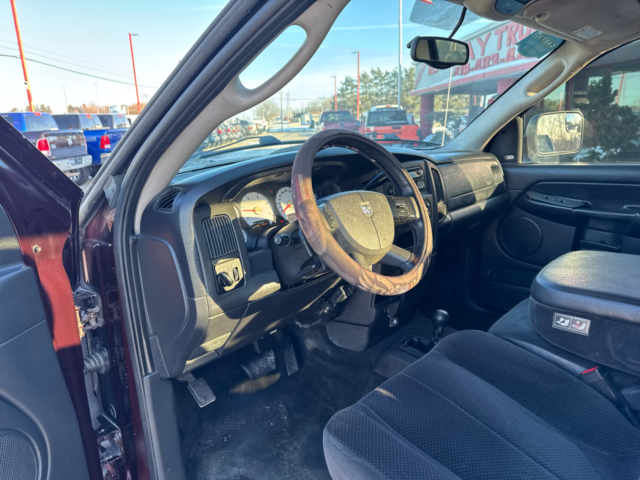 Dodge Ram 2500 4dr Quad Cab 140.5" WB 4WD SLT 2005