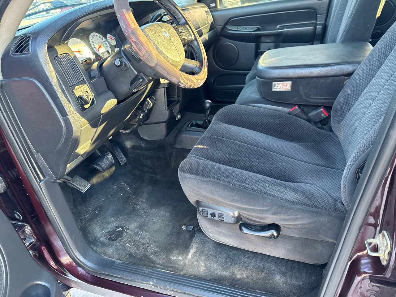 Dodge Ram 2500 4dr Quad Cab 140.5" WB 4WD SLT 2005