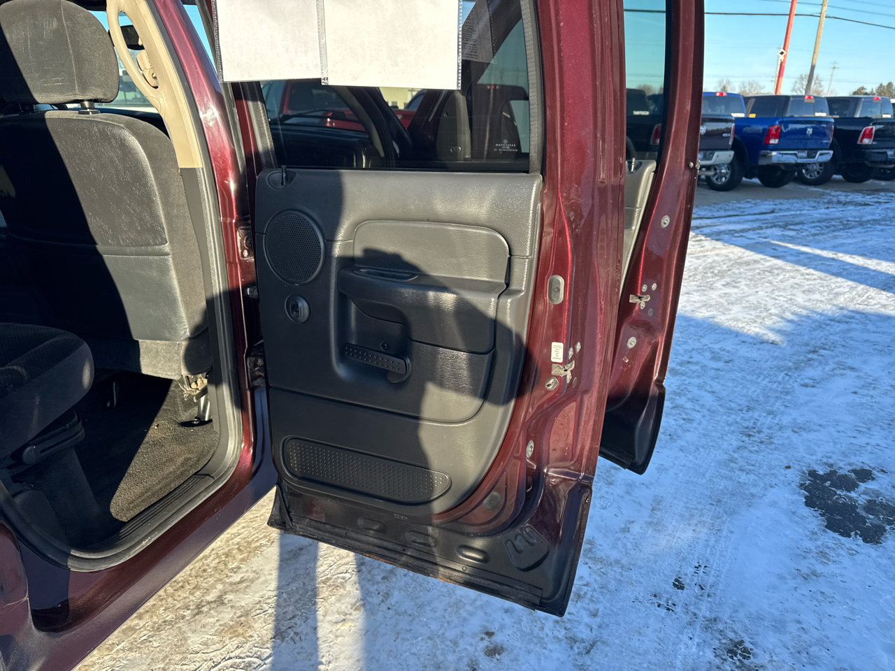 Dodge Ram 2500 4dr Quad Cab 140.5" WB 4WD SLT 2005