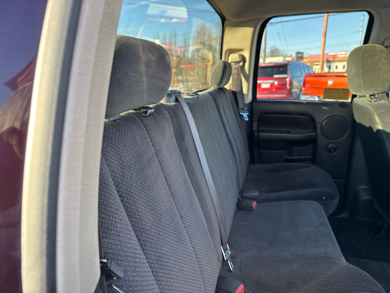 Dodge Ram 2500 4dr Quad Cab 140.5" WB 4WD SLT 2005