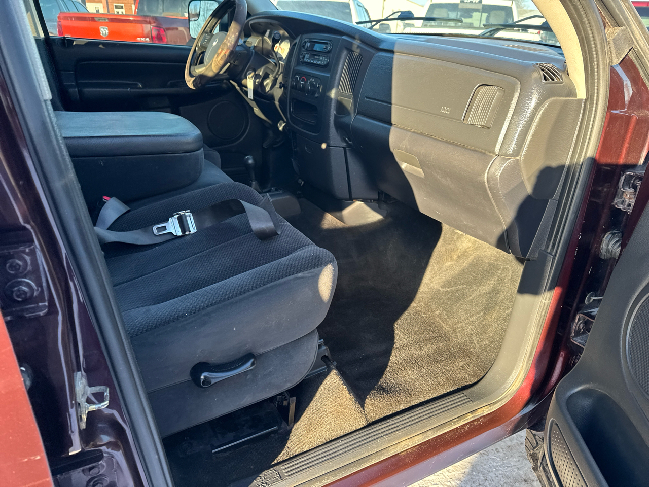 Dodge Ram 2500 4dr Quad Cab 140.5" WB 4WD SLT 2005