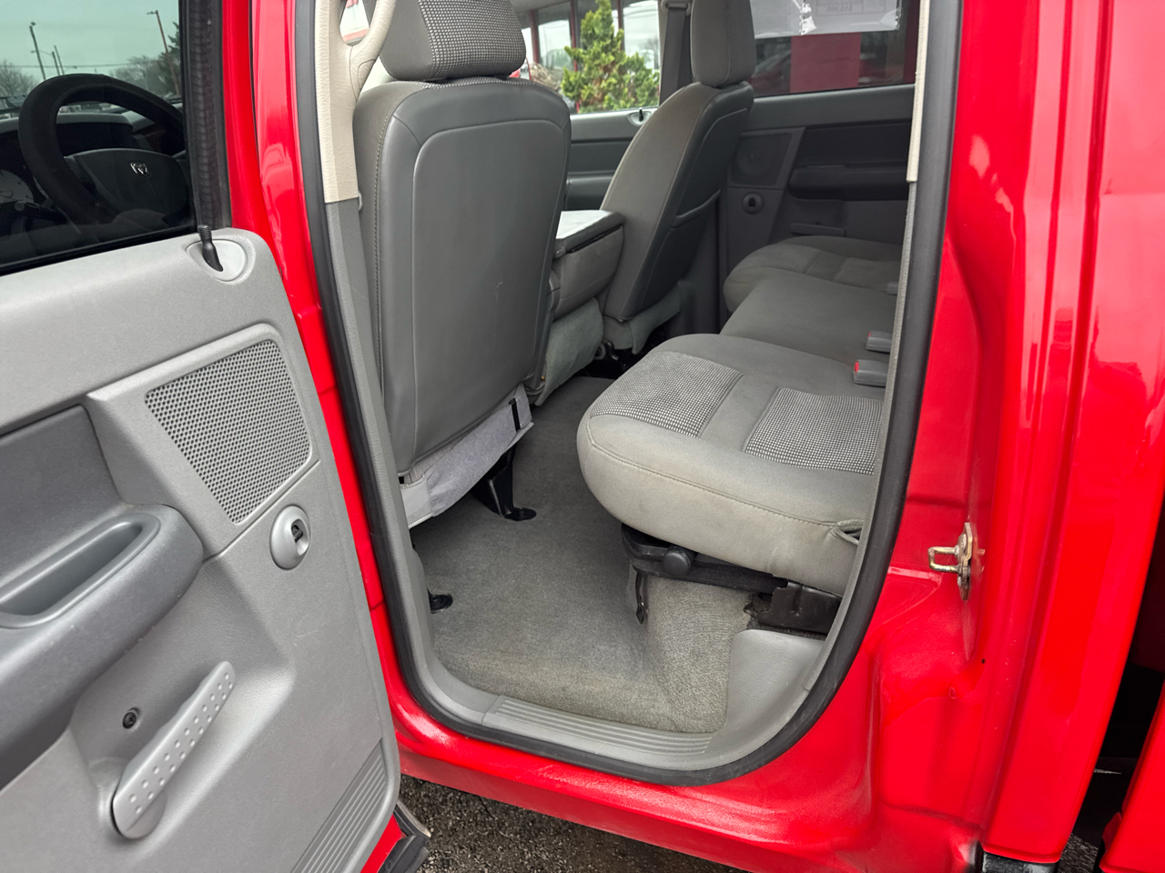 Dodge Ram 2500 4dr Quad Cab 140.5 4WD SLT 2006