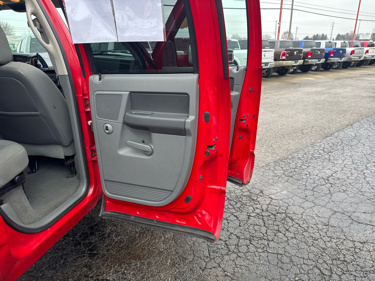 Dodge Ram 2500 4dr Quad Cab 140.5 4WD SLT 2006