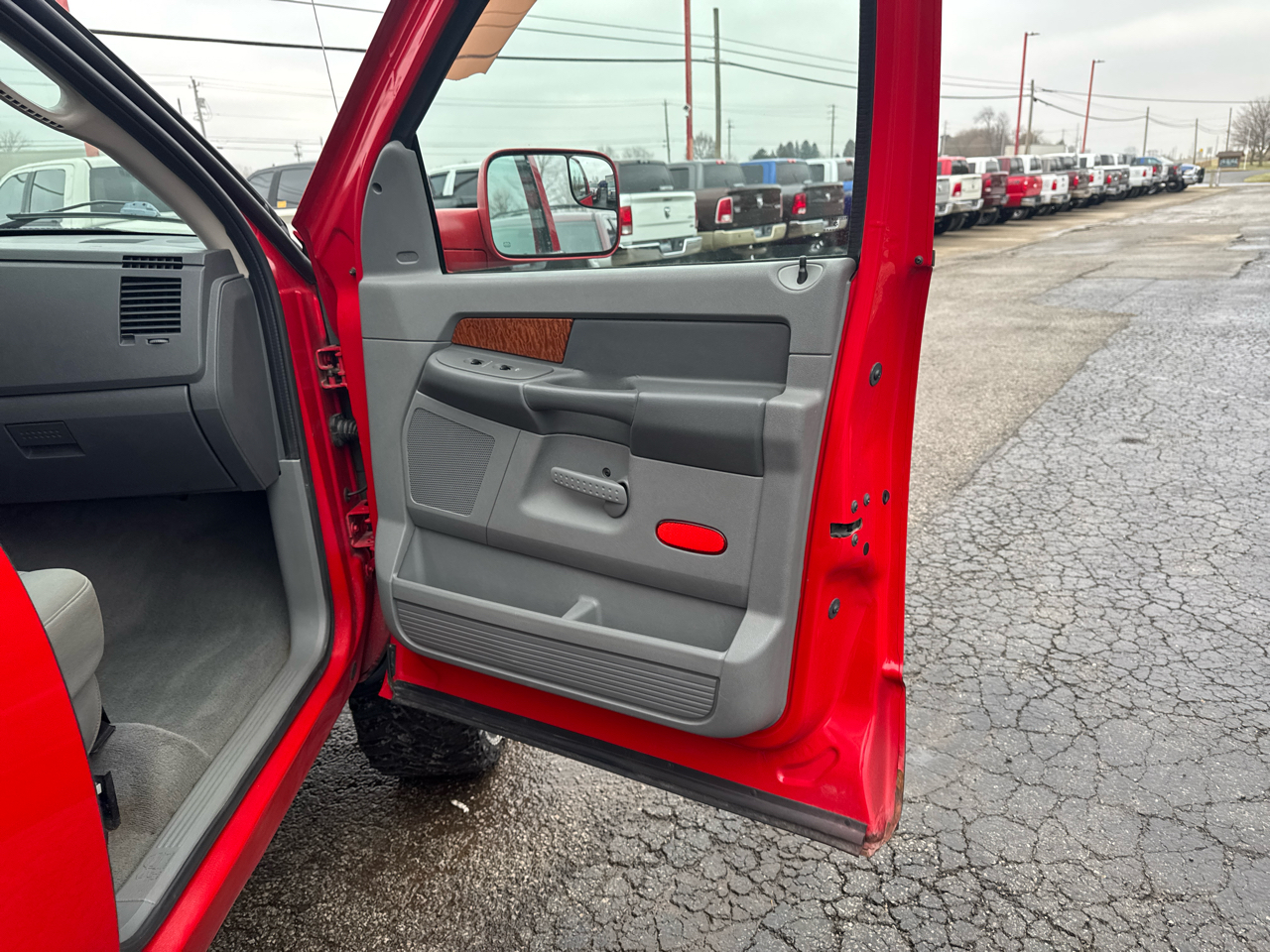 Dodge Ram 2500 4dr Quad Cab 140.5 4WD SLT 2006