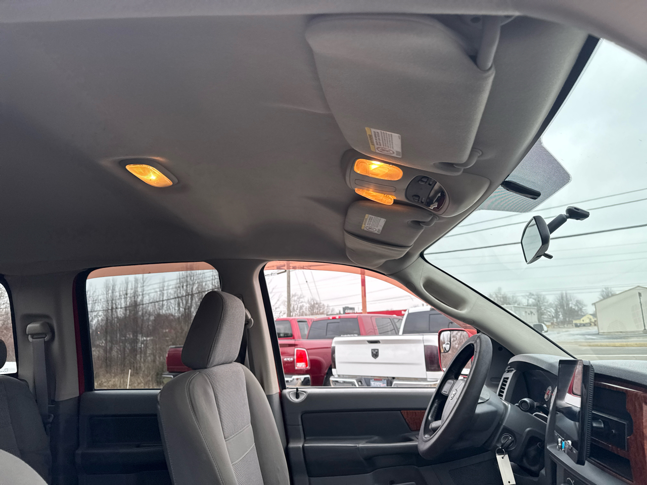 Dodge Ram 2500 4dr Quad Cab 140.5 4WD SLT 2006