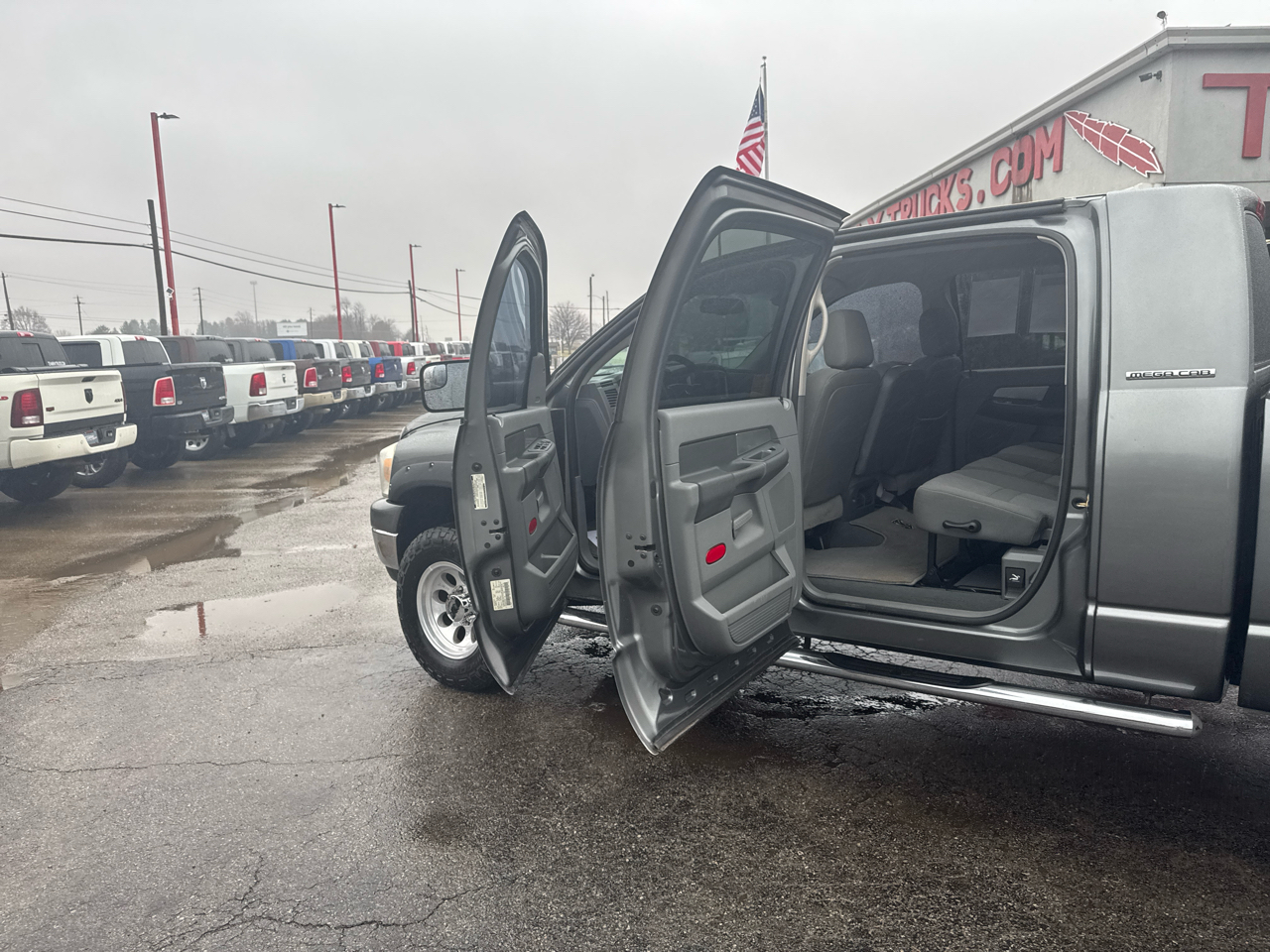 Dodge Ram 2500 4WD Mega Cab 160.5" SLT 2007