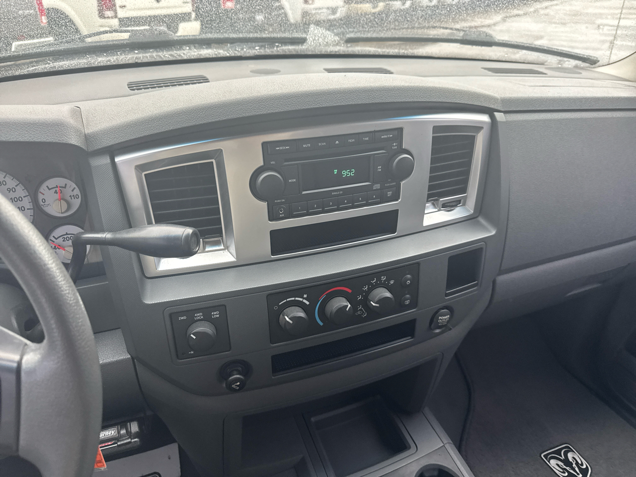 Dodge Ram 2500 4WD Mega Cab 160.5" SLT 2007