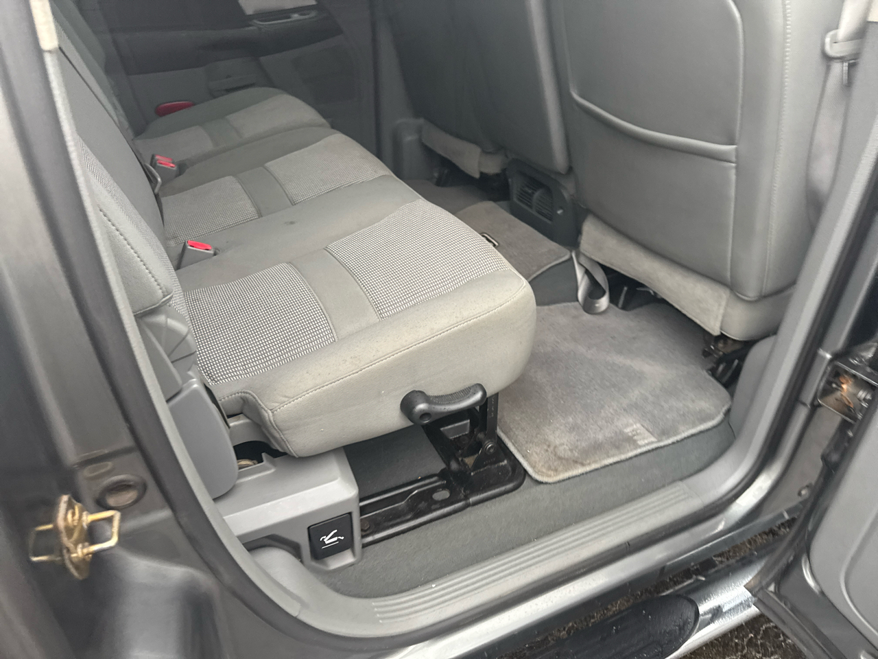 Dodge Ram 2500 4WD Mega Cab 160.5" SLT 2007