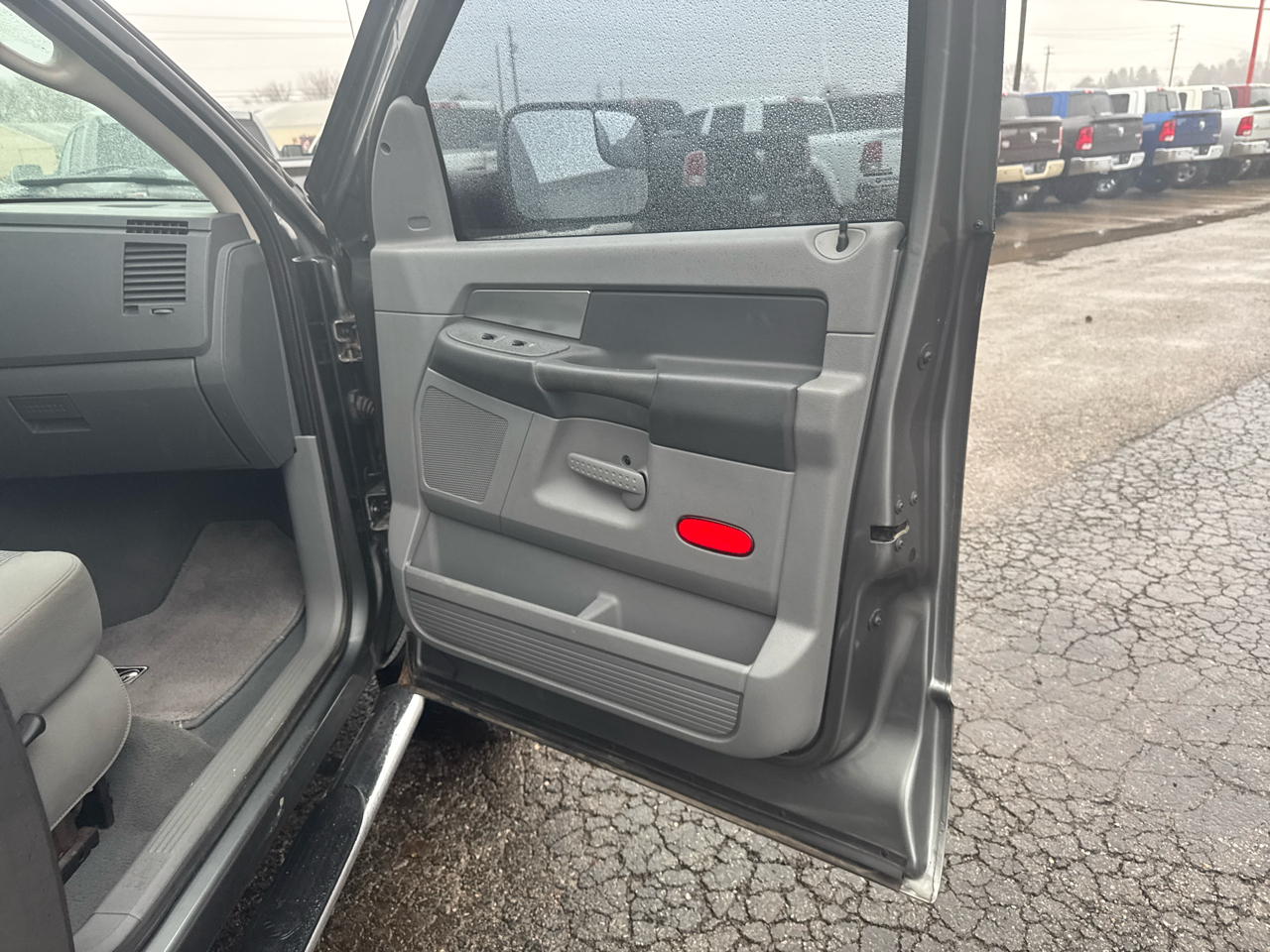 Dodge Ram 2500 4WD Mega Cab 160.5" SLT 2007