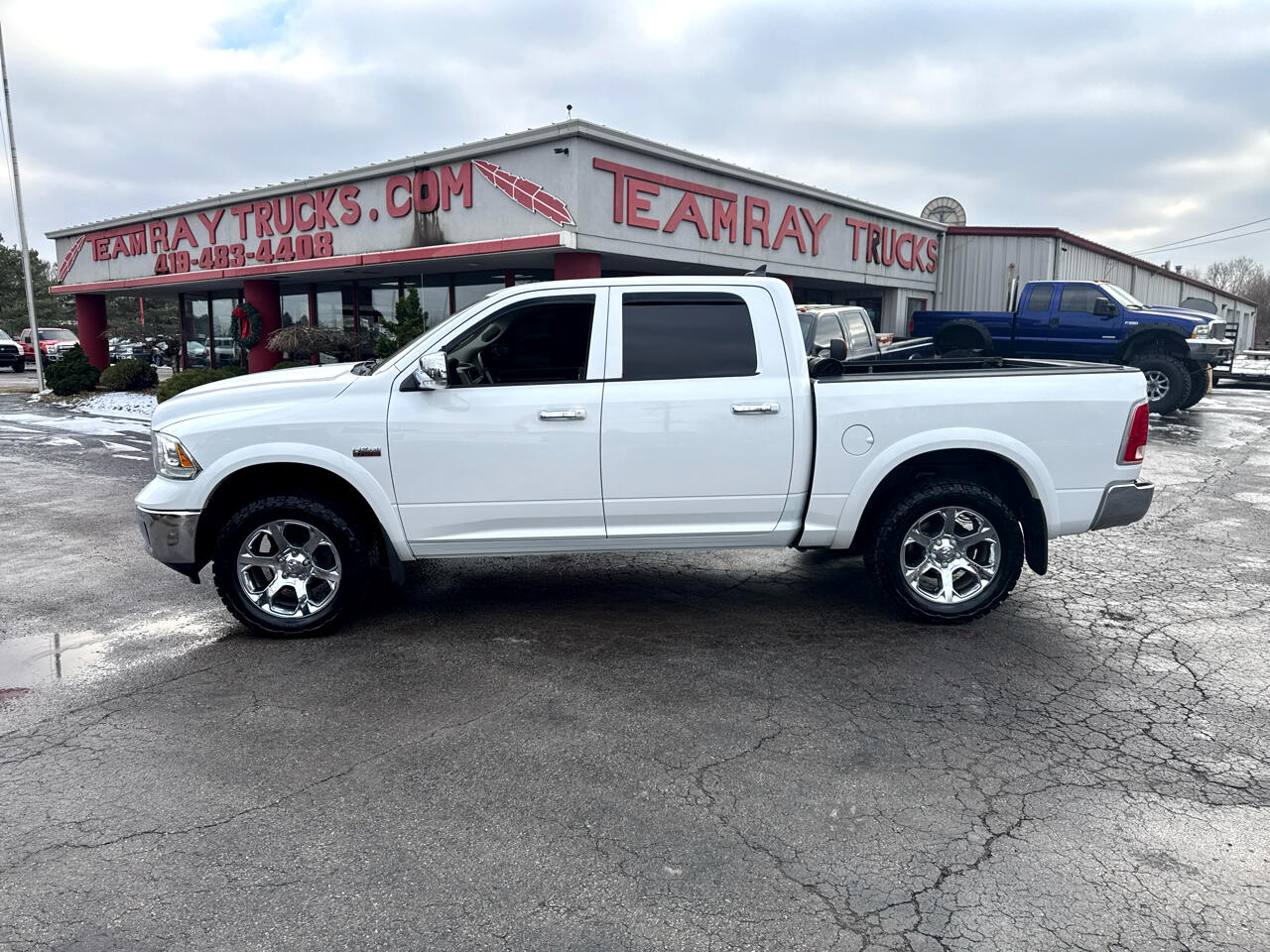 RAM 1500 4WD Crew Cab 140.5" Laramie 2014