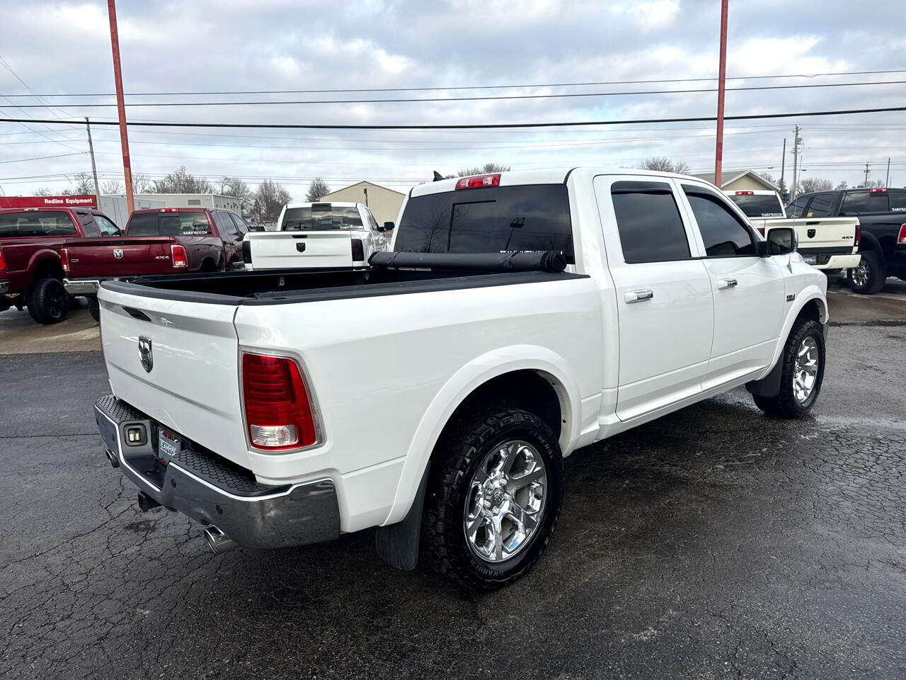 RAM 1500 4WD Crew Cab 140.5" Laramie 2014