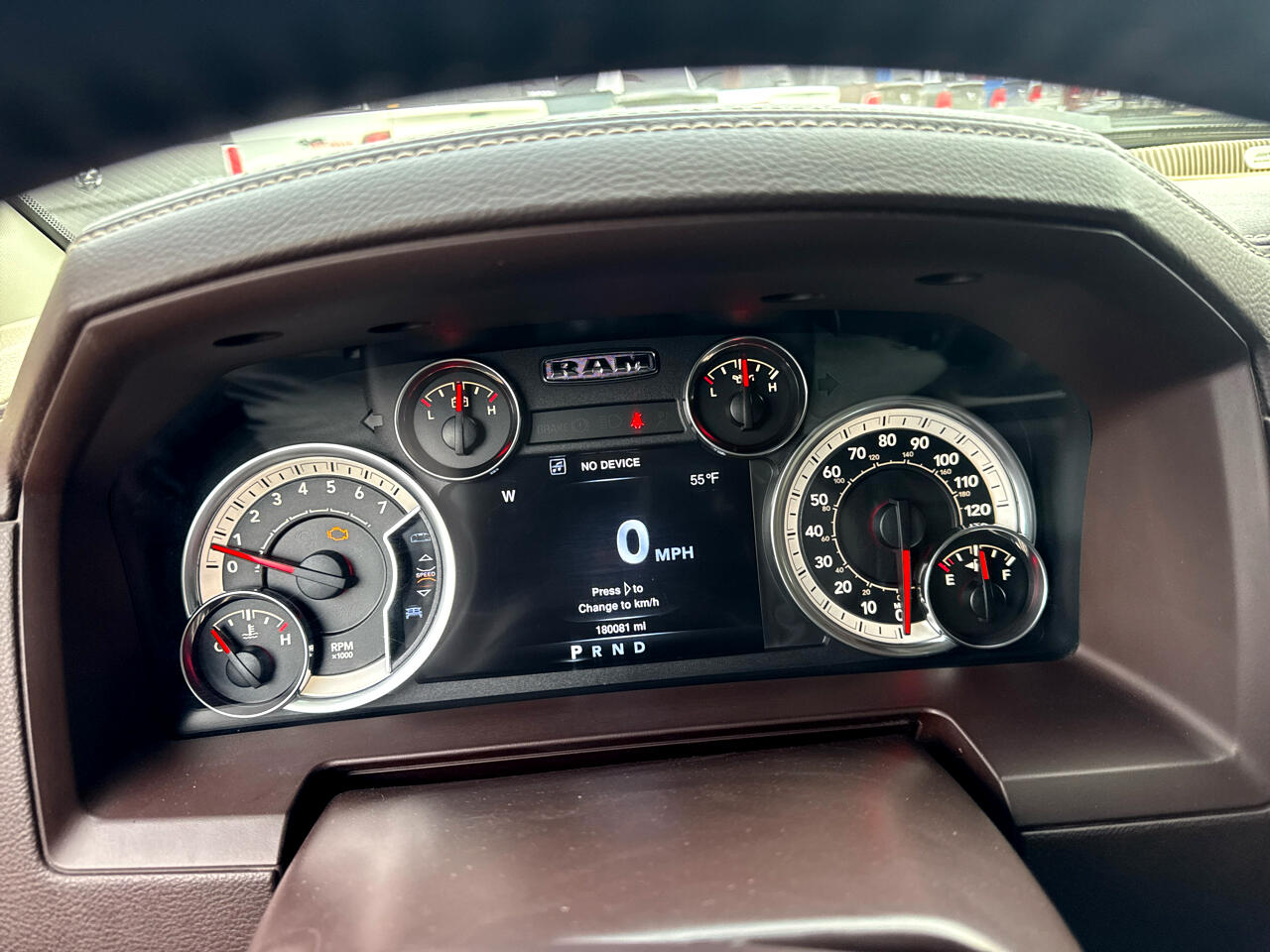 RAM 1500 4WD Crew Cab 140.5" Laramie 2014