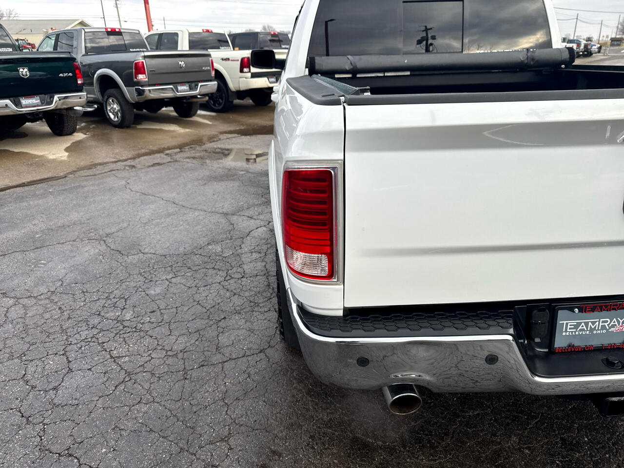 RAM 1500 4WD Crew Cab 140.5" Laramie 2014