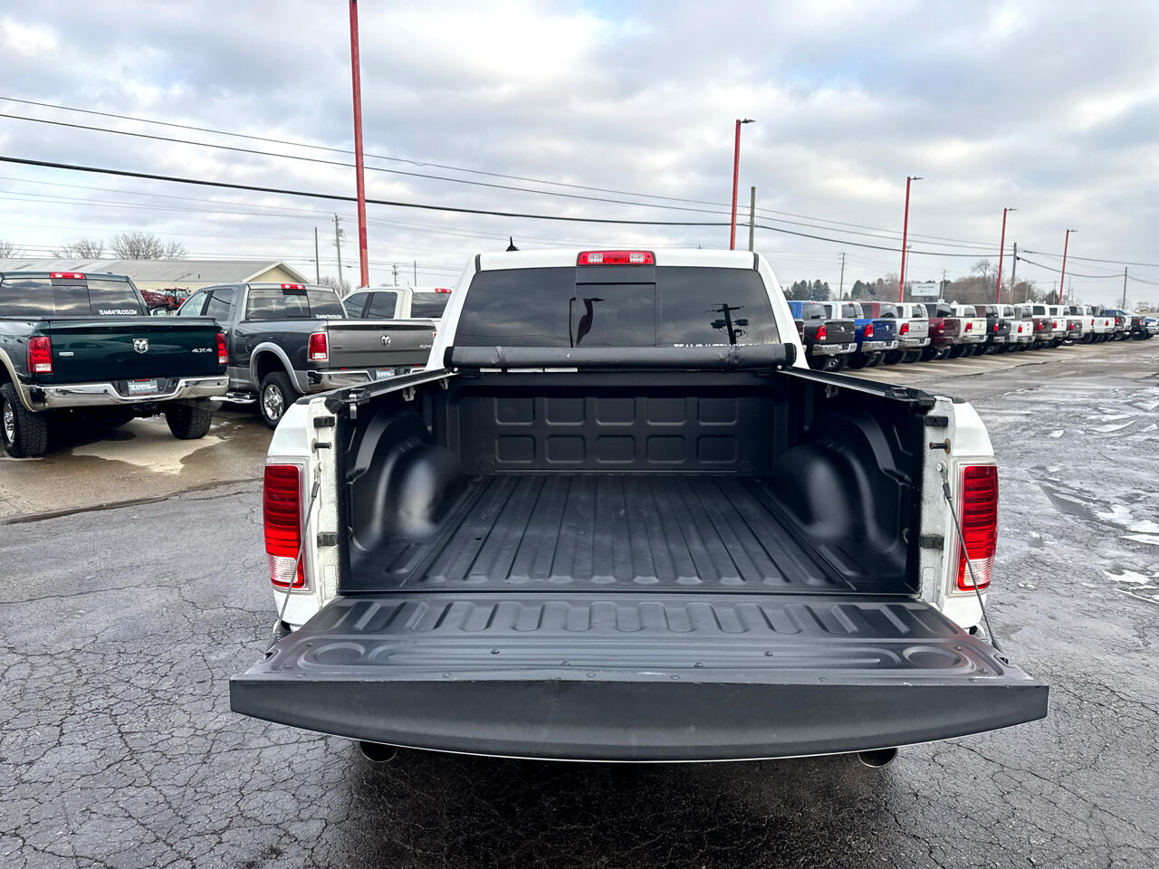 RAM 1500 4WD Crew Cab 140.5" Laramie 2014