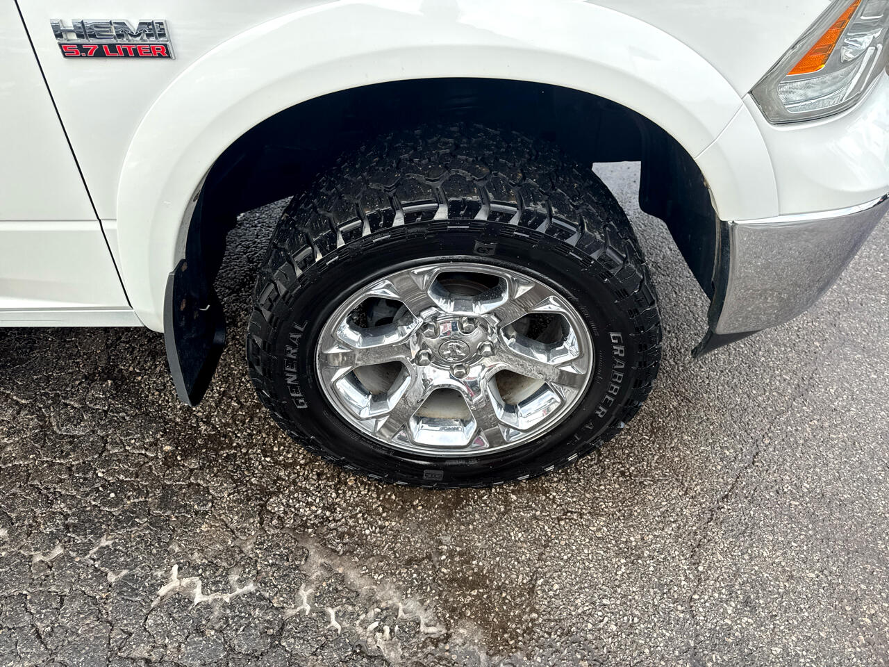 RAM 1500 4WD Crew Cab 140.5" Laramie 2014