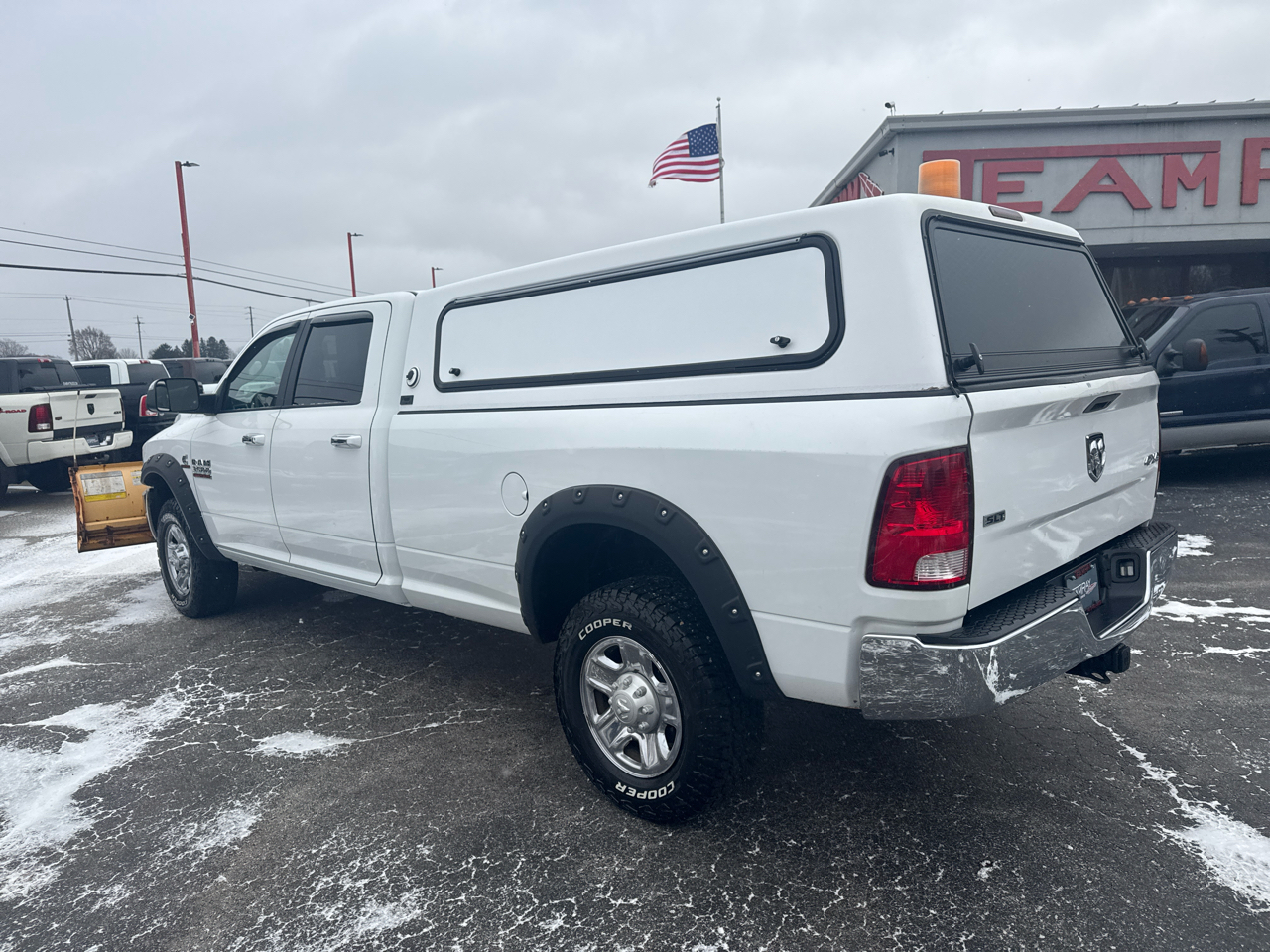 RAM 3500 SLT 4x4 Crew Cab 8' Box 2017