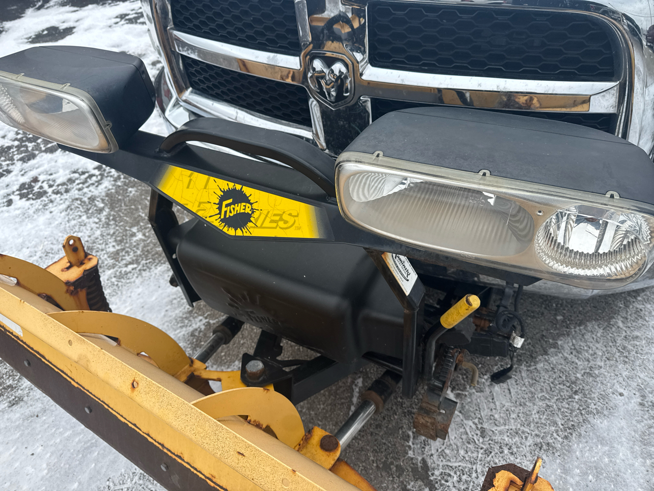 RAM 3500 SLT 4x4 Crew Cab 8' Box 2017